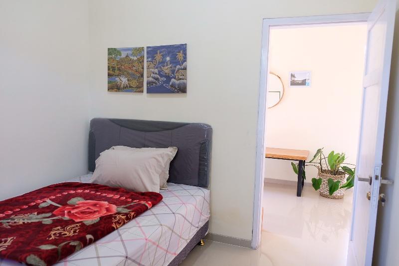 Sekar Gambir Homestay by ZUZU - Oda