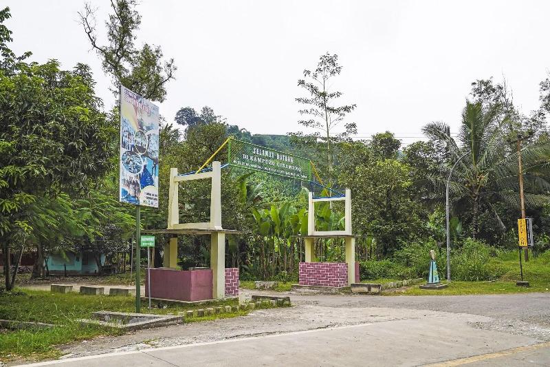 OYO Homes 90916 Eco Tourism Geopark Rajamandala Ho - Genel