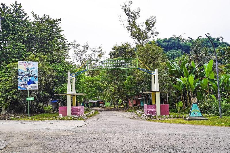 OYO Homes 90916 Eco Tourism Geopark Rajamandala Ho - Genel