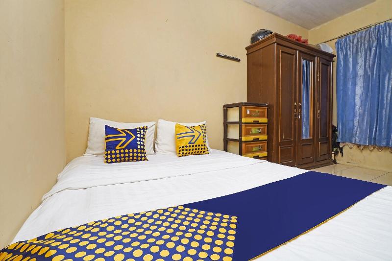 OYO Homes 90916 Eco Tourism Geopark Rajamandala Ho - Oda