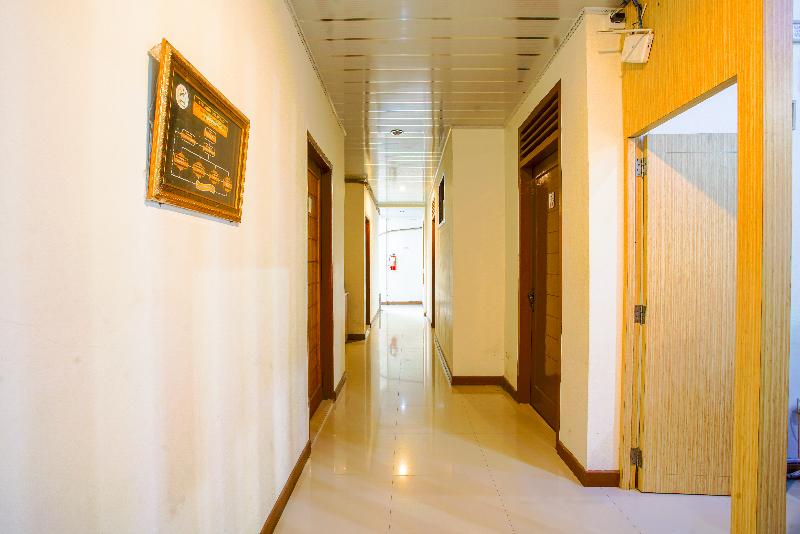 OYO 90643 Suri Guest House Syariah - Lobi