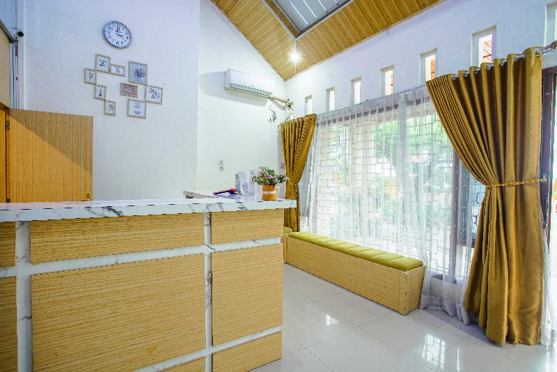OYO 90643 Suri Guest House Syariah - Lobi