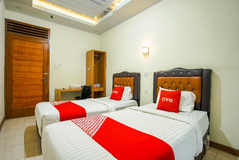 OYO 90643 Suri Guest House Syariah - Oda