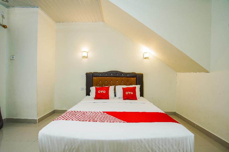 OYO 90643 Suri Guest House Syariah - Oda