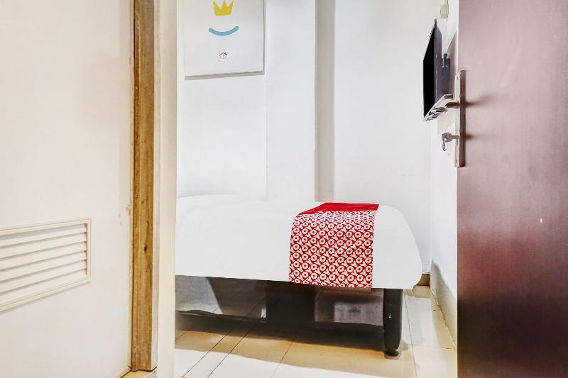 Super OYO 90692 Point Hostel - Oda