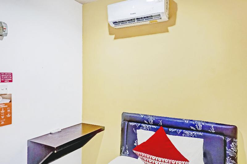 Super OYO 90692 Point Hostel - Oda
