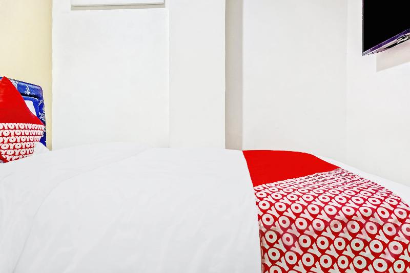 Super OYO 90692 Point Hostel - Oda