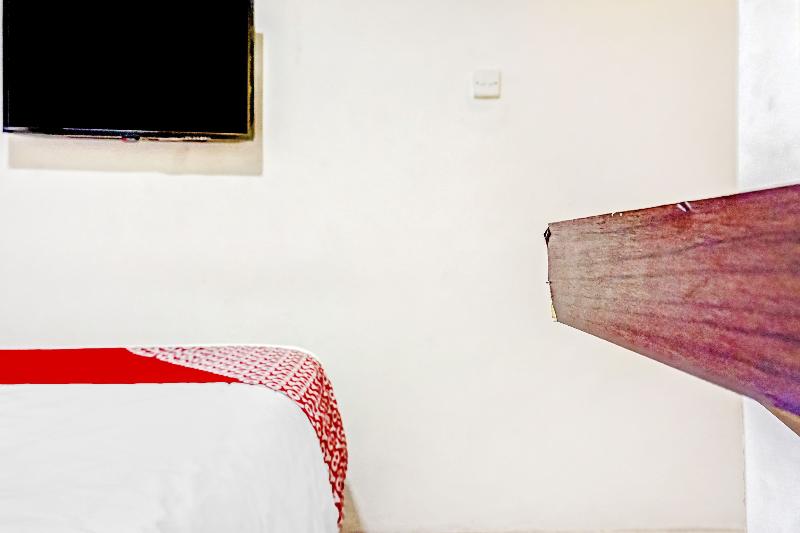 Super OYO 90692 Point Hostel - Oda