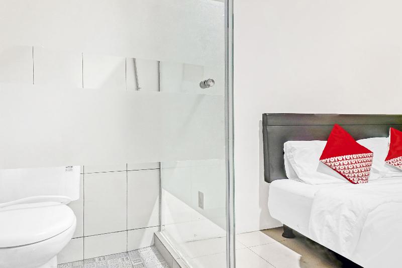 Super OYO 90692 Point Hostel - Oda