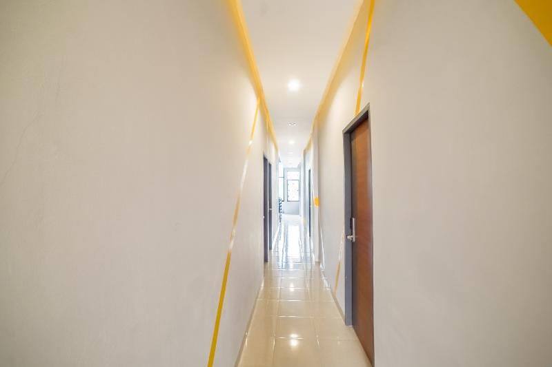 OYO 90874 Millenium Inn 2 - Lobi