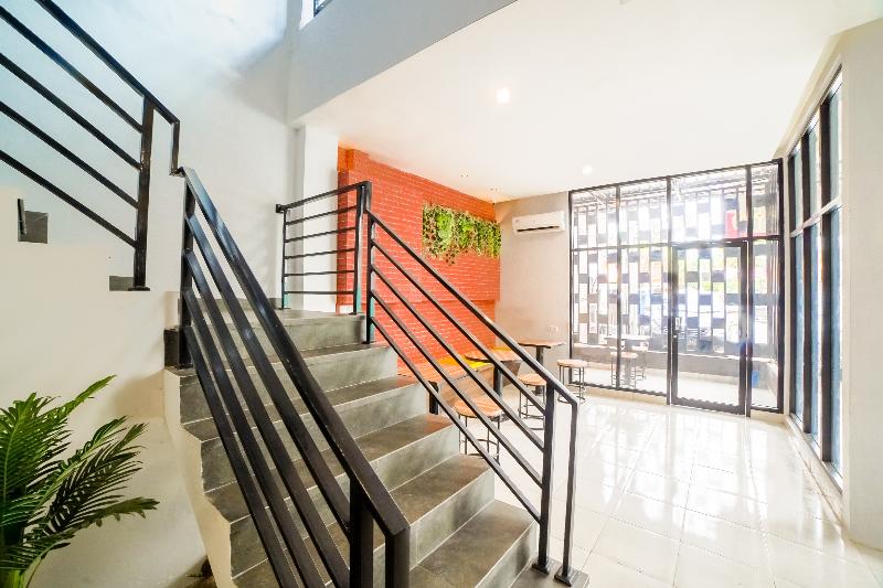 OYO 90874 Millenium Inn 2 - Lobi