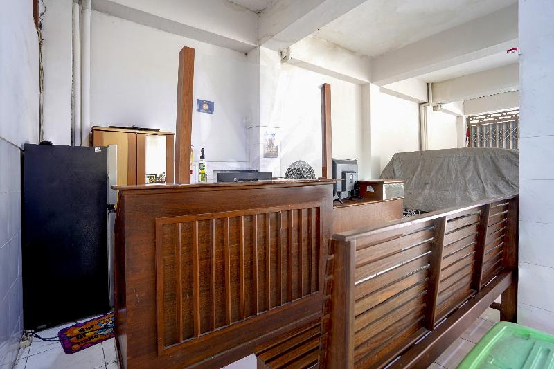 OYO Flagship 90890 Bratang Gede Residence - Lobi