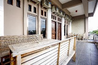 OYO Flagship 90890 Bratang Gede Residence fotoÄŸrafÄ±