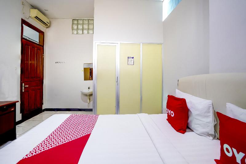 OYO Flagship 90890 Bratang Gede Residence - Oda