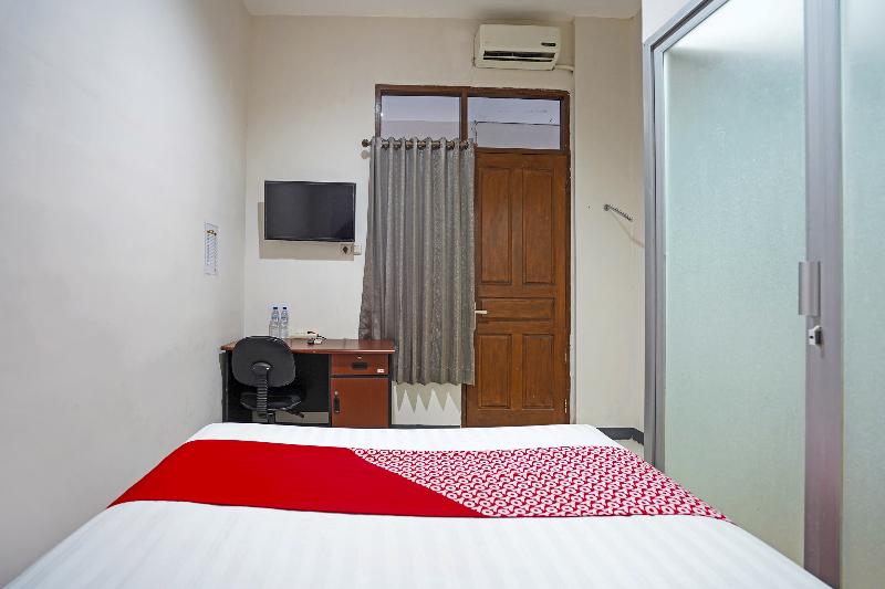 OYO Flagship 90890 Bratang Gede Residence - Oda