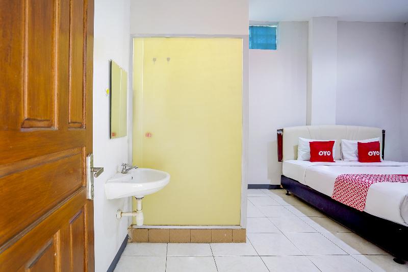 OYO Flagship 90890 Bratang Gede Residence - Oda