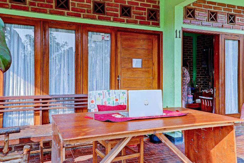 OYO Homes 90849 Cibeunying Homestay Cibodas Mariba - Lobi