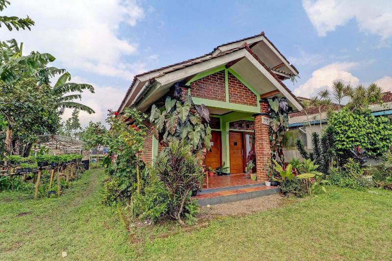 OYO Homes 90849 Cibeunying Homestay Cibodas Mariba - Genel