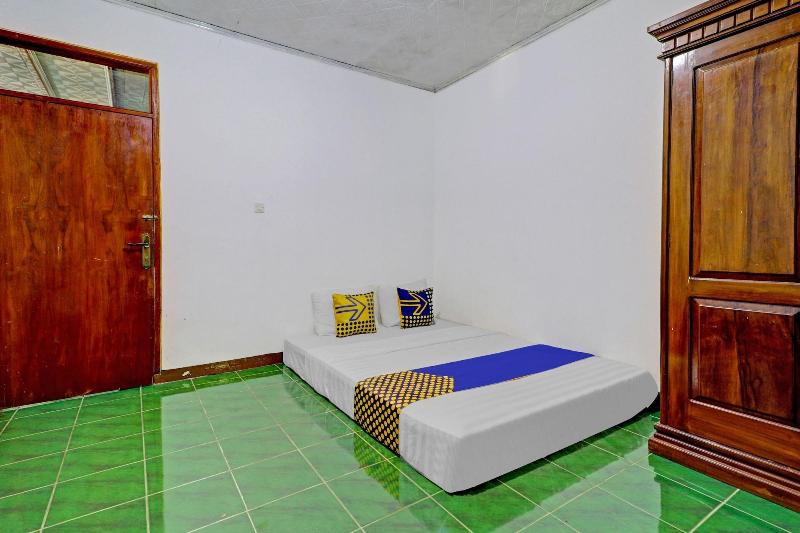 OYO Homes 90849 Cibeunying Homestay Cibodas Mariba - Oda