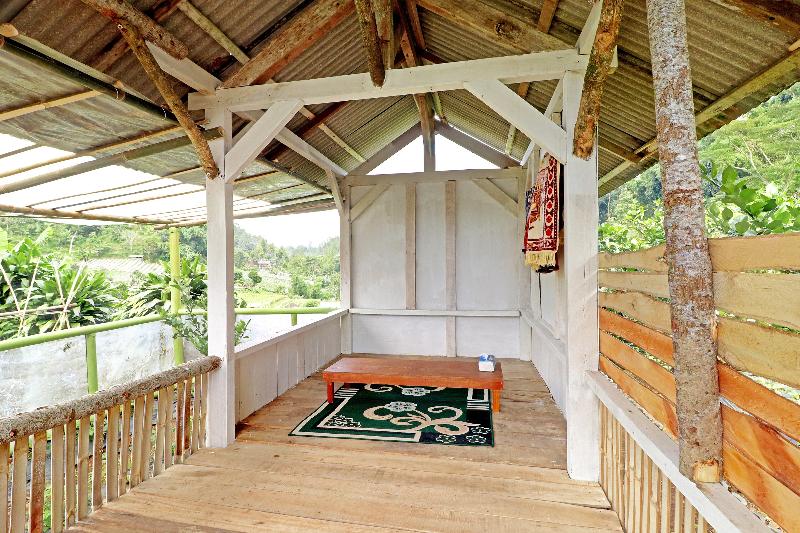 OYO Homes 90849 Cibeunying Homestay Cibodas Mariba - Oda