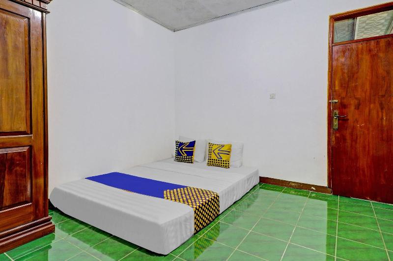 OYO Homes 90849 Cibeunying Homestay Cibodas Mariba - Oda