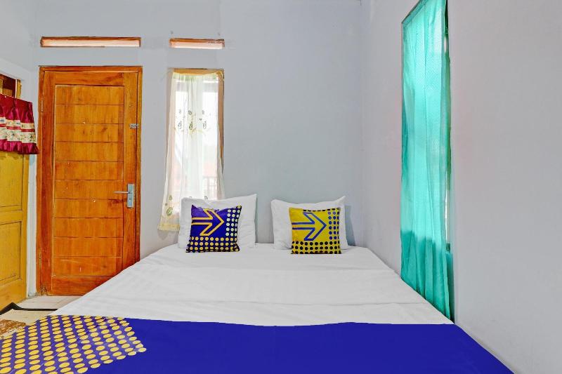OYO Homes 90849 Cibeunying Homestay Cibodas Mariba - Oda