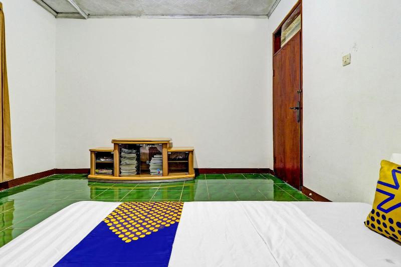 OYO Homes 90849 Cibeunying Homestay Cibodas Mariba - Oda