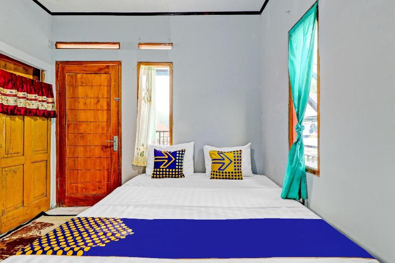 OYO Homes 90849 Cibeunying Homestay Cibodas Mariba - Oda