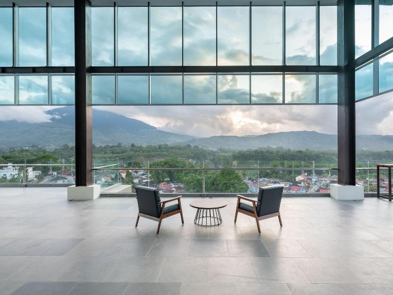 Hotel Santika Bukittinggi - Oda