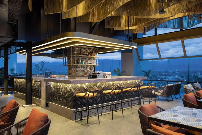 Hotel Santika Premiere Padang - Restoran