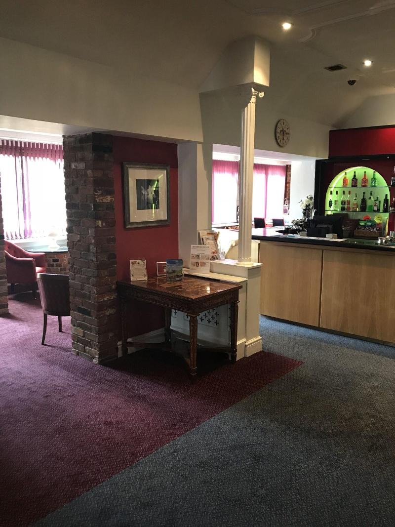 OYO The Rivenhall Hotel in Witham, Chelmsford - Bar