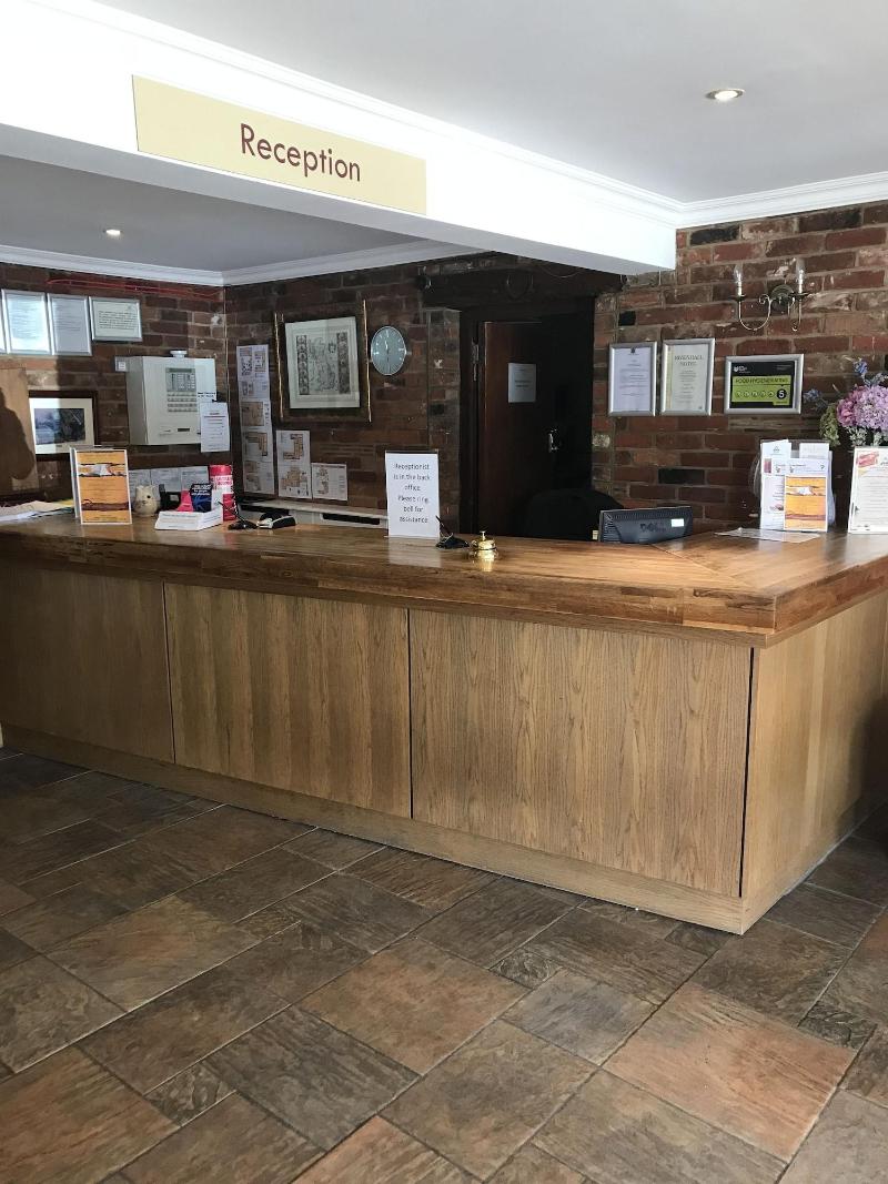 OYO The Rivenhall Hotel in Witham, Chelmsford - Lobi