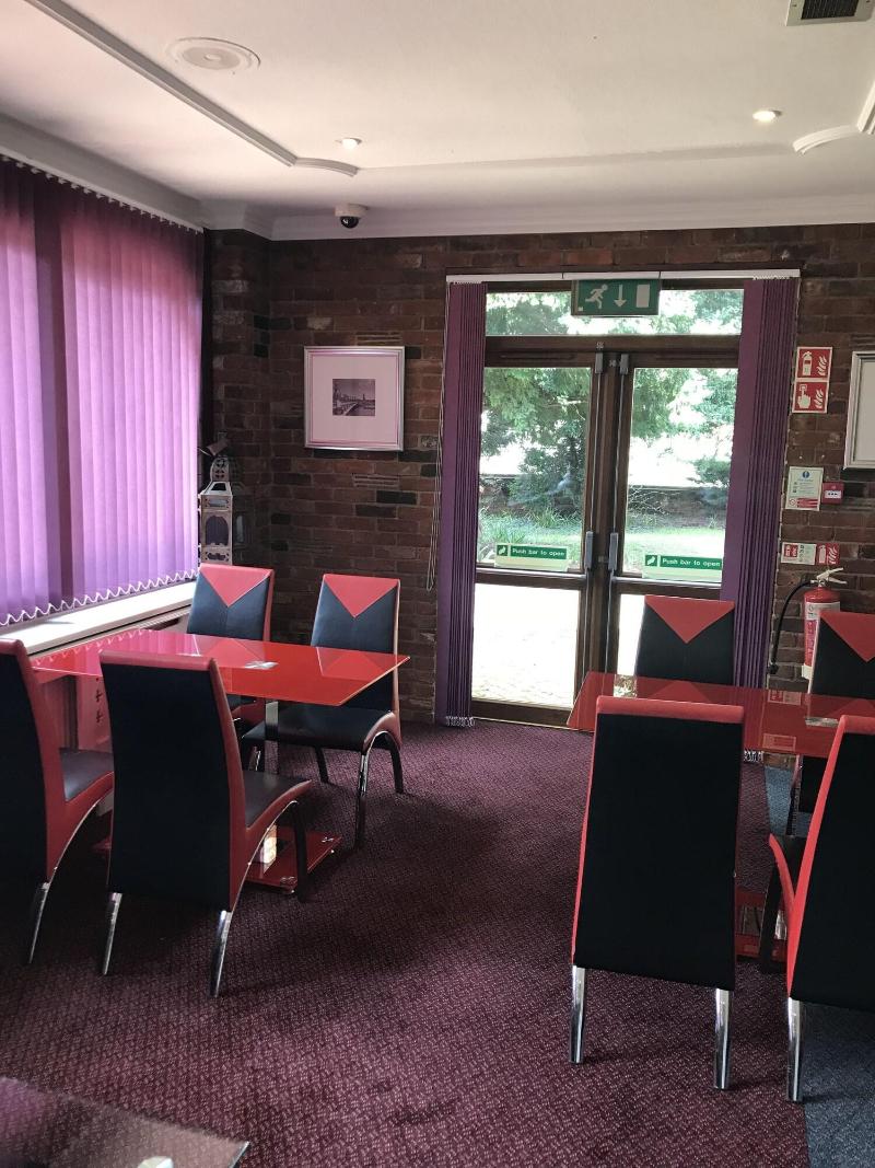 OYO The Rivenhall Hotel in Witham, Chelmsford - Restoran