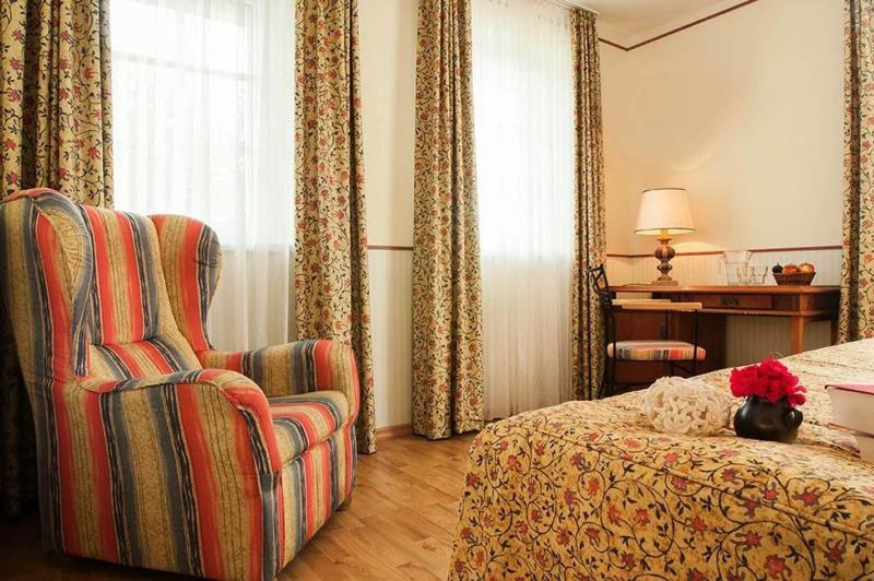 Hotel Restaurant Jagdhof - Oda