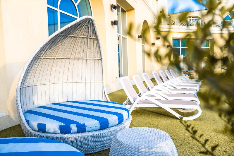 Millennium Lakeview Hotel - Havuz