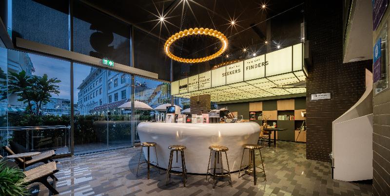 Seekers Finders Rama IV Hotel, SureStay Collection - Lobi