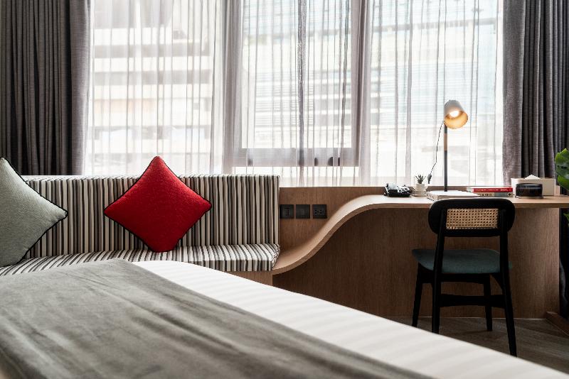 Seekers Finders Rama IV Hotel, SureStay Collection - Oda