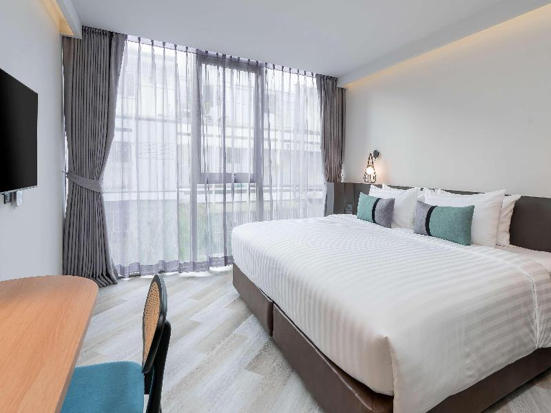 Seekers Finders Rama IV Hotel, SureStay Collection - Oda