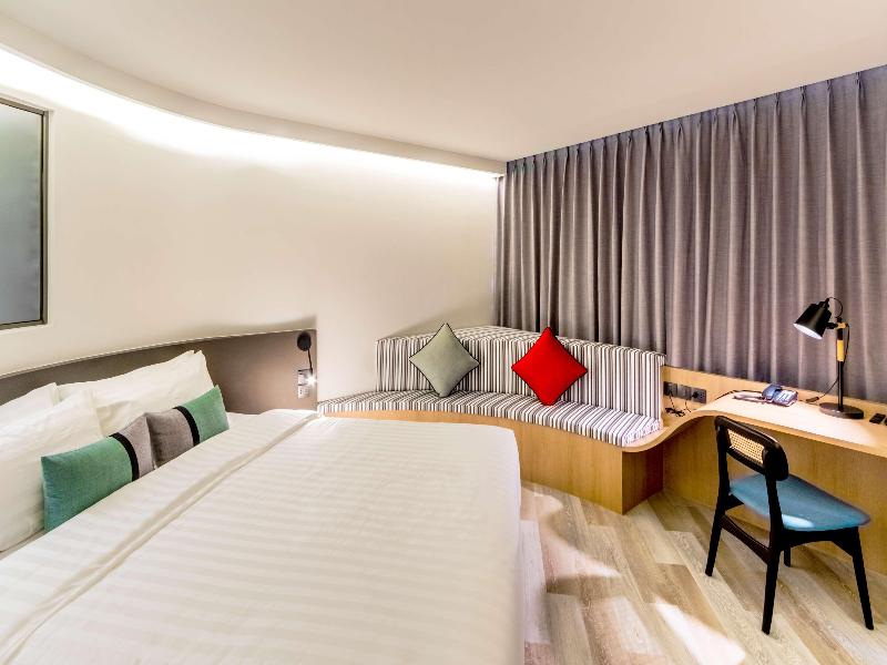 Seekers Finders Rama IV Hotel, SureStay Collection - Oda