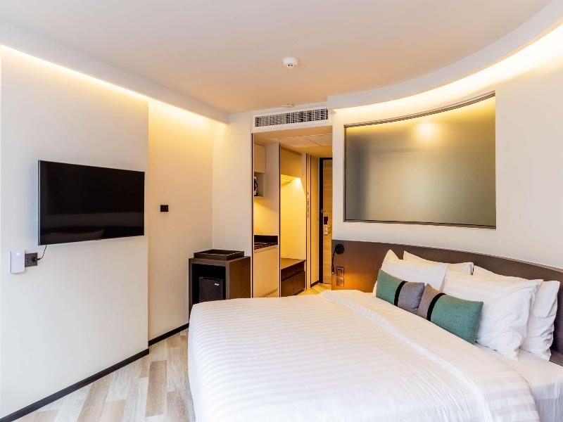 Seekers Finders Rama IV Hotel, SureStay Collection - Oda