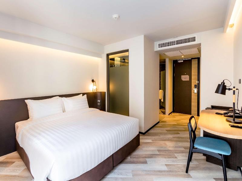 Seekers Finders Rama IV Hotel, SureStay Collection - Oda
