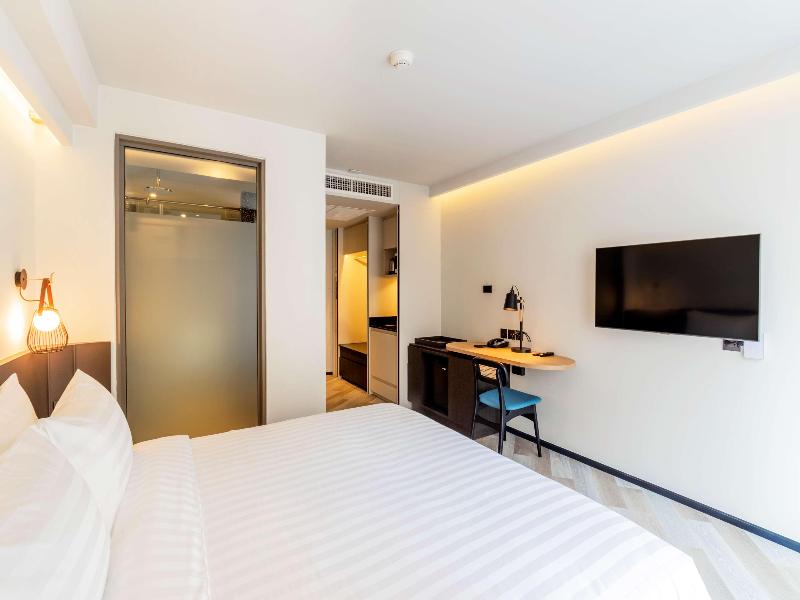 Seekers Finders Rama IV Hotel, SureStay Collection - Oda