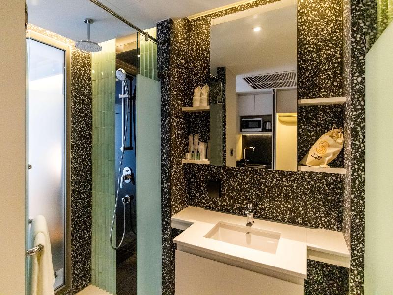 Seekers Finders Rama IV Hotel, SureStay Collection - Oda