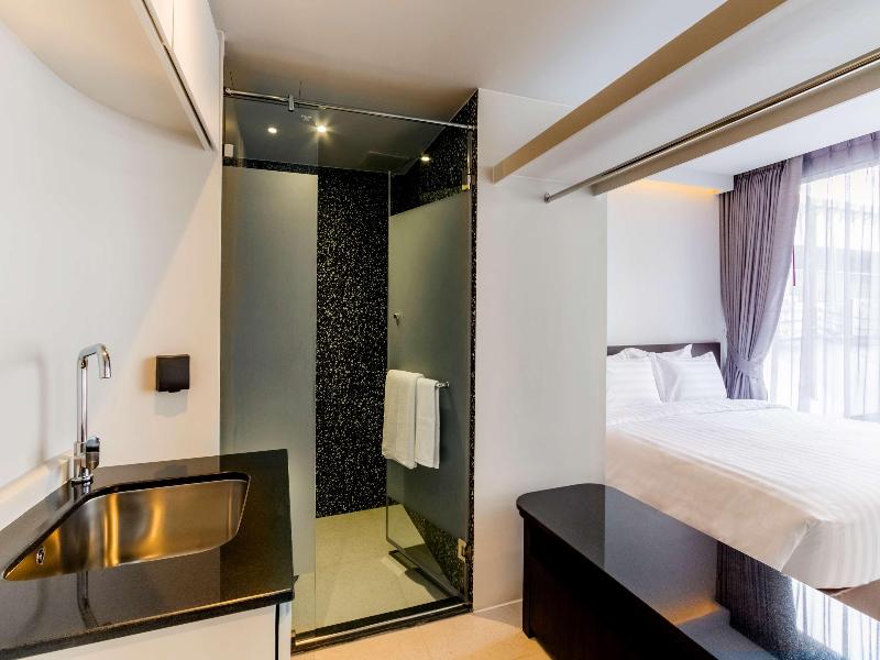 Seekers Finders Rama IV Hotel, SureStay Collection - Oda
