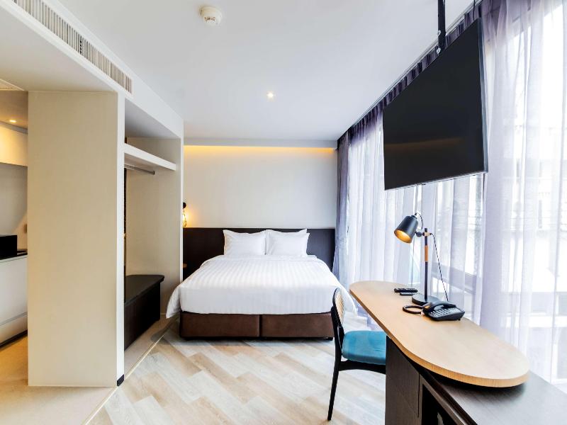 Seekers Finders Rama IV Hotel, SureStay Collection - Oda