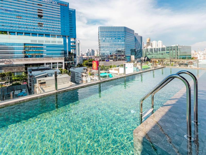 Seekers Finders Rama IV Hotel, SureStay Collection - Havuz