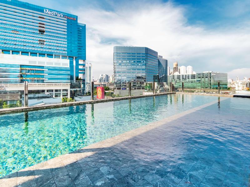 Seekers Finders Rama IV Hotel, SureStay Collection - Havuz