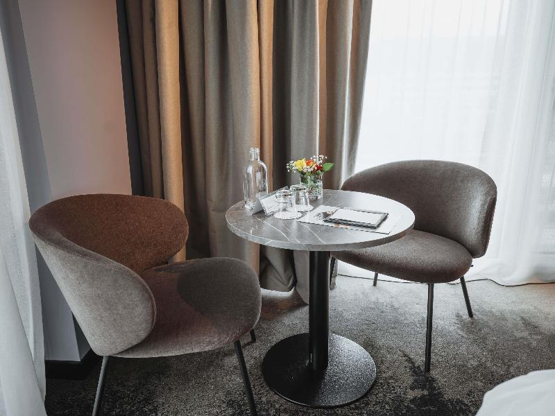 Mercure Hotel Delemont - Oda