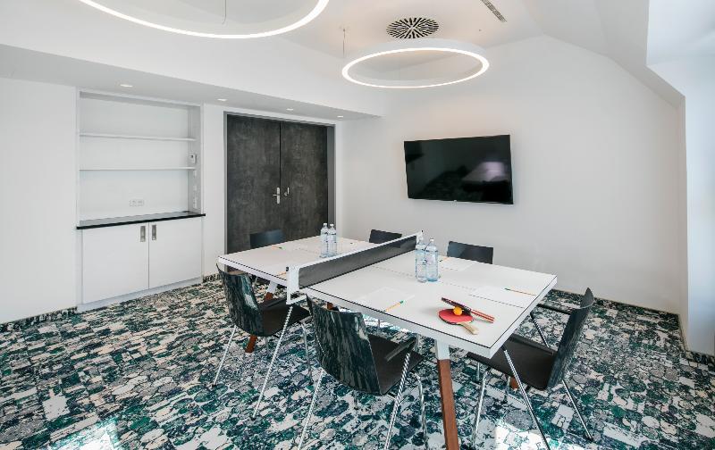 ARCOTEL Donauzentrum - Toplantı