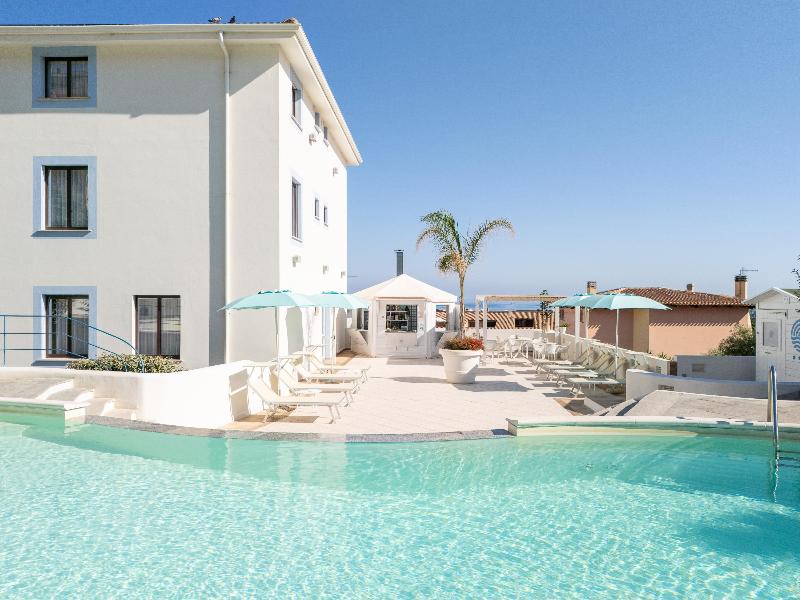 Hotel Blumarea, BW Signature Collection - Havuz
